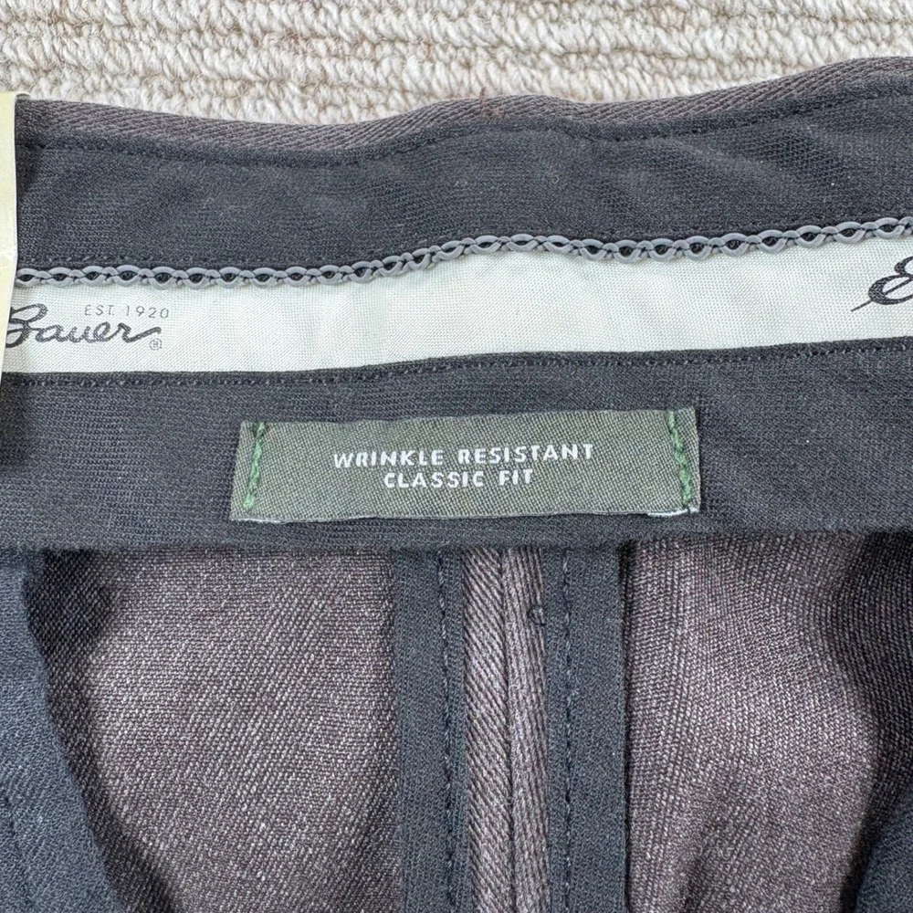 Eddie‎ Bauer Performance Khaki Mens 38x30 Pleated Wrinkle Resistant Classic Fit